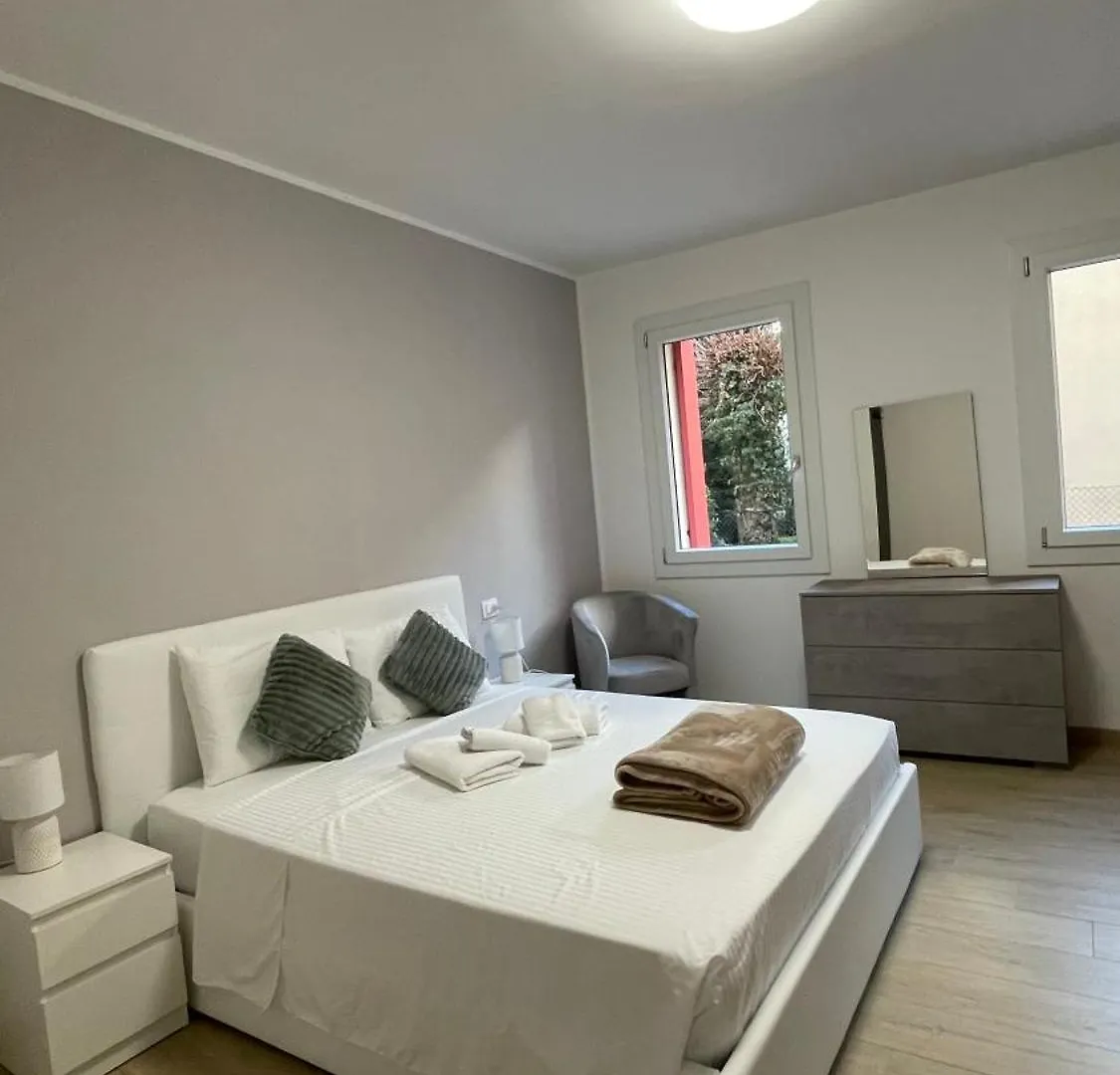 Casa Laguna Escape Mestre 0*,